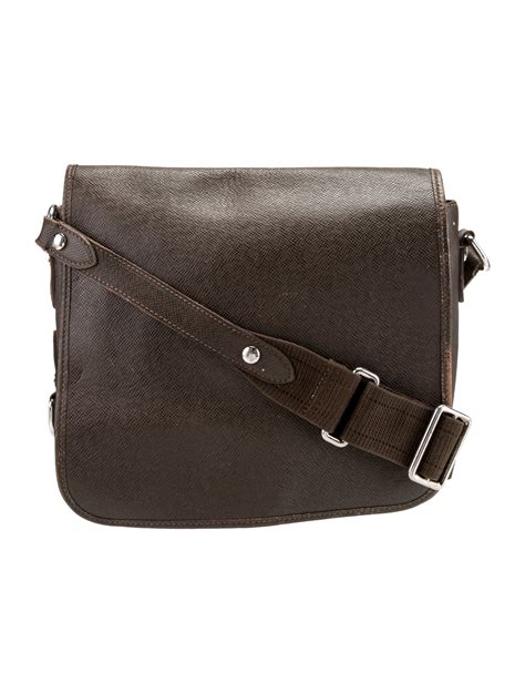 louis vuitton andrei taiga messenger|Louis Vuitton Ardoise Taiga Leather Andrei Messenger Bag.